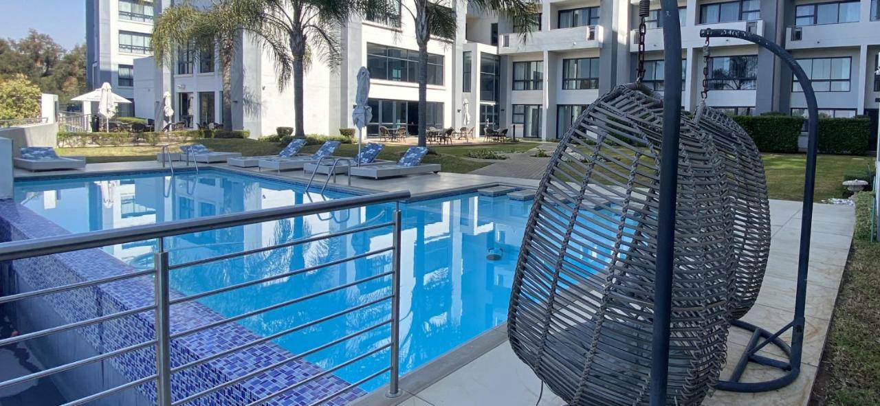 Stay Menlyn Pretoria Exterior photo
