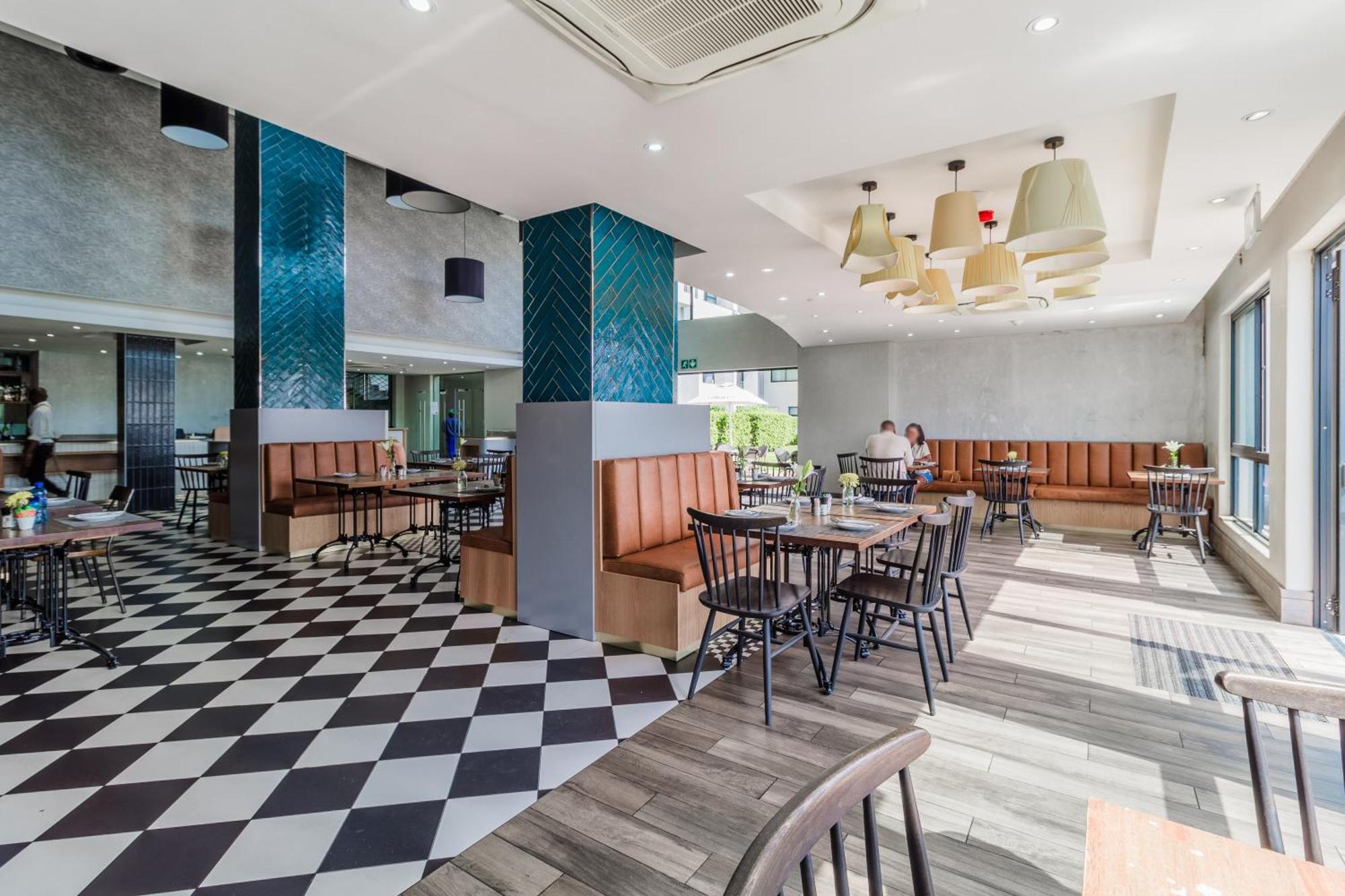 Stay Menlyn Pretoria Exterior photo