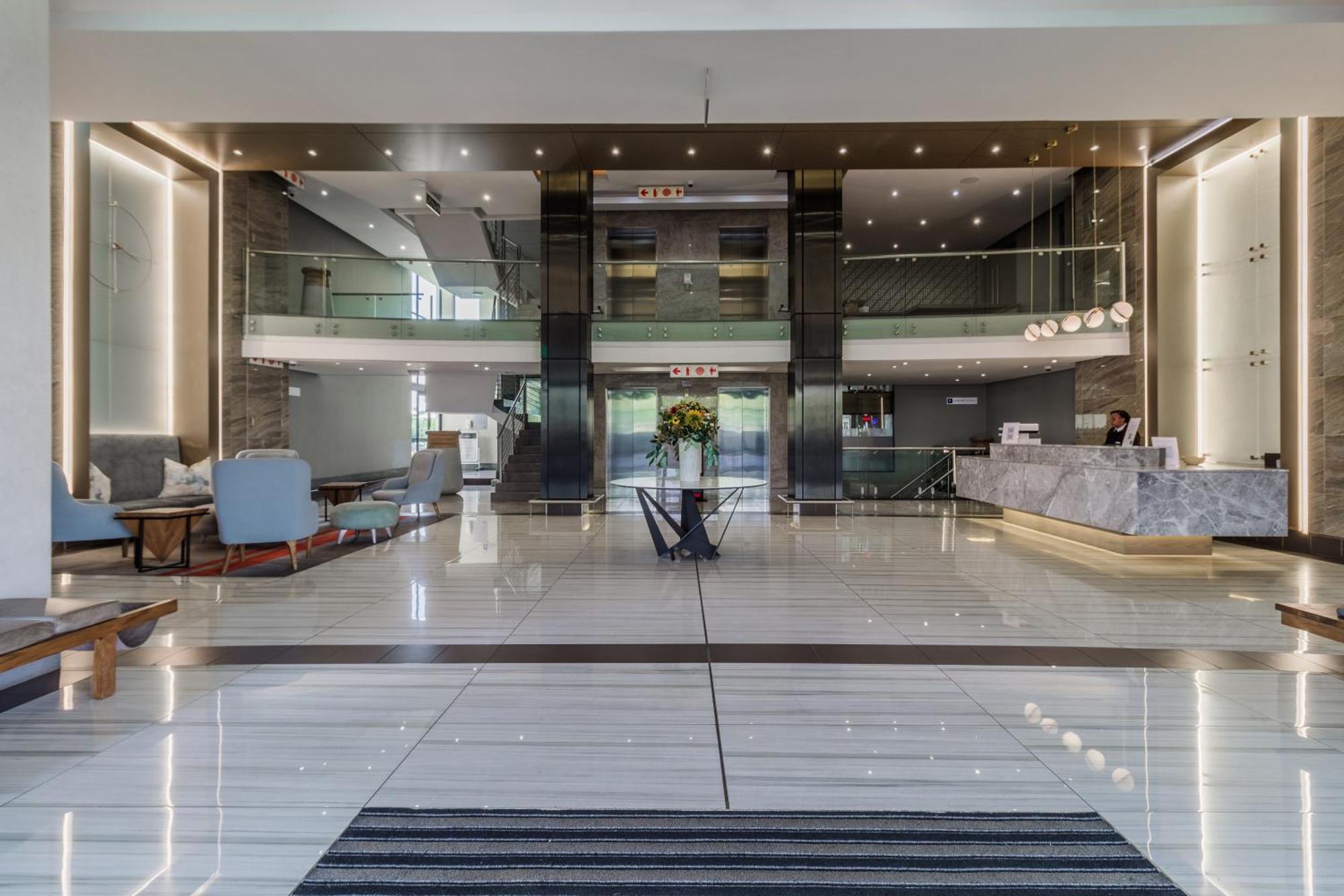Stay Menlyn Pretoria Exterior photo